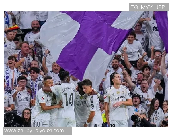 全球足坛巅峰对决 史上最强球星同框合影引爆热议